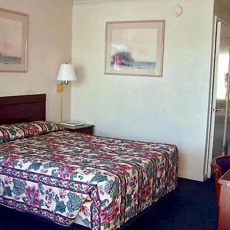 Economy Inn Monterey Seaside Buitenkant foto