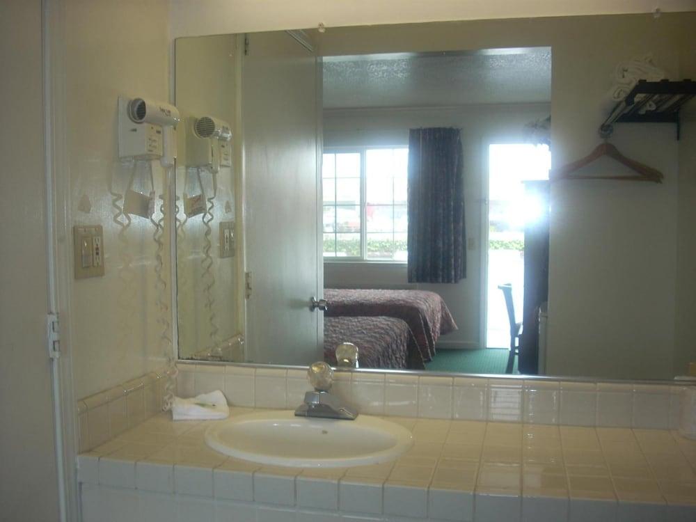 Economy Inn Monterey Seaside Buitenkant foto